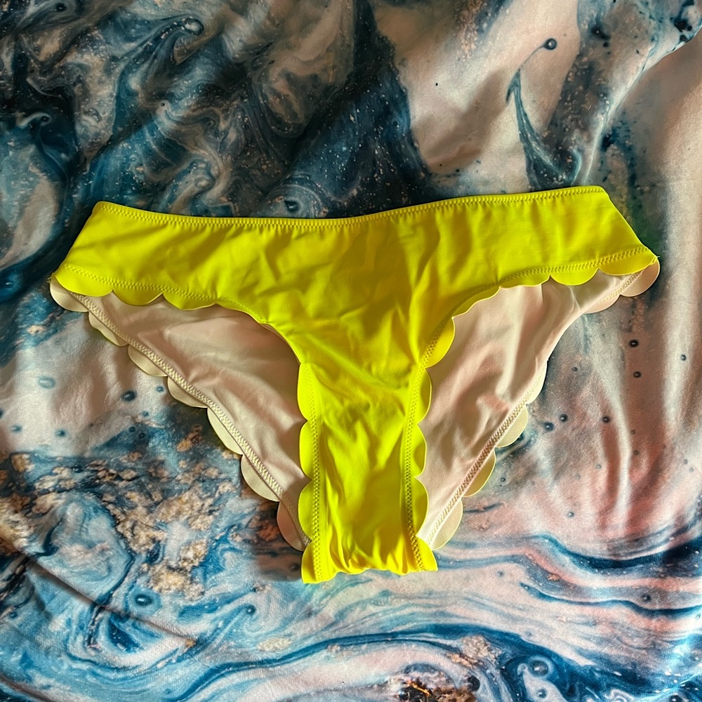 VS Pink Scalloped Bikini Bottoms